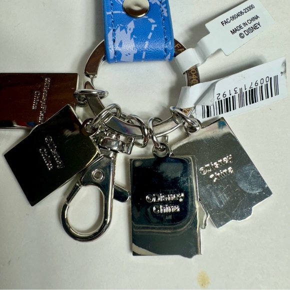 NWT. Disney 2024 runDisney springtime surprise weekend keychain or bag charm - Picture 8 of 11